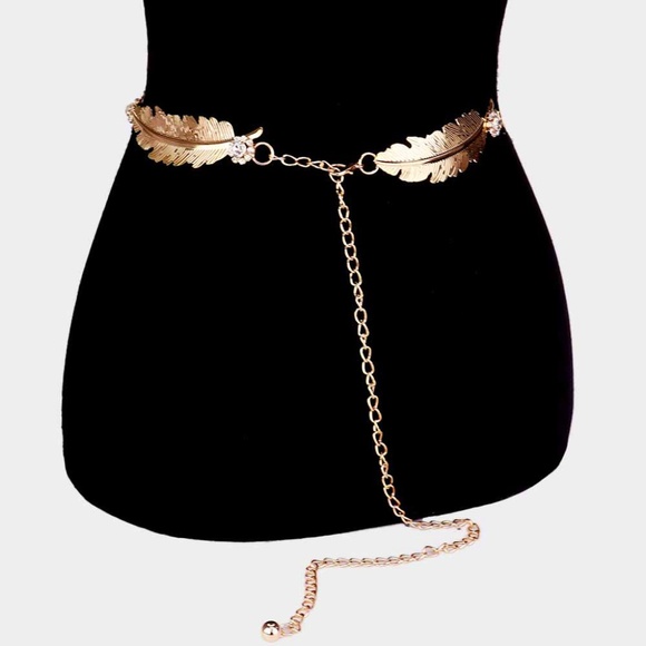 Unique Medallion Crystal Modern Chain Belt - Picture 3 of 3